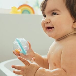 Stimulating Munchkin® Float & Play Bubbles™ Bath Toy Set